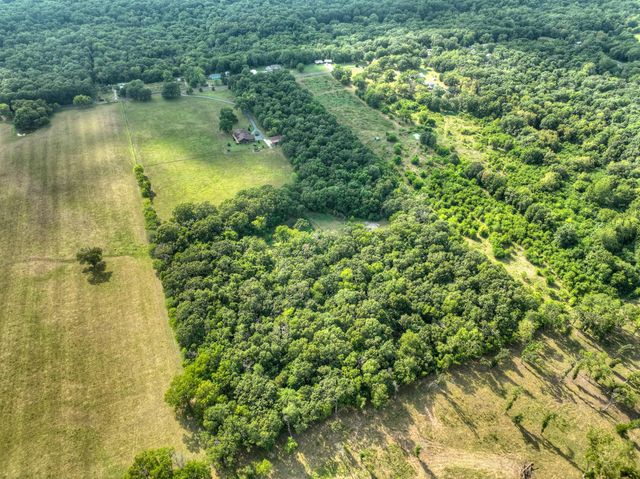 560 County Road 170, Diamond, MO 64840