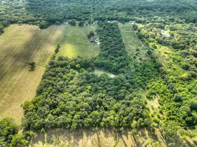 560 County Road 170, Diamond, MO 64840