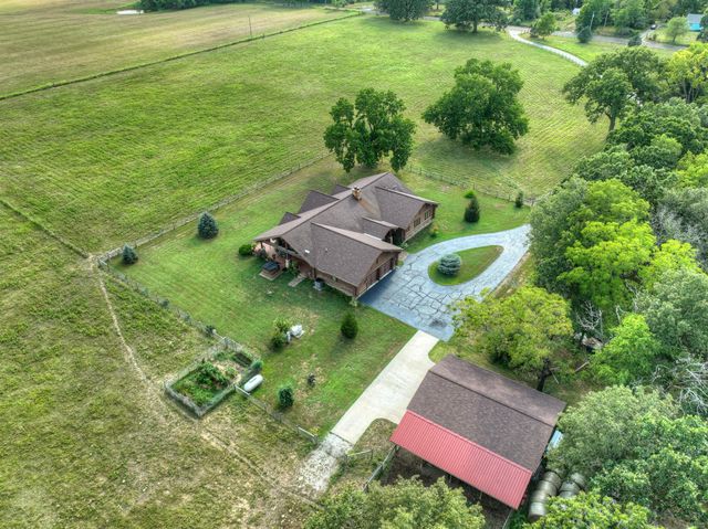 560 County Road 170, Diamond, MO 64840