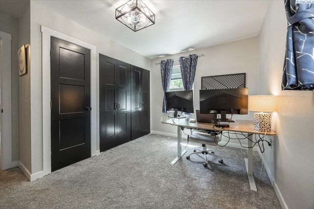 805 Babs Ave, Benton City, WA 99320