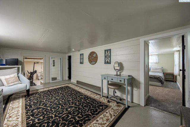 805 Babs Ave, Benton City, WA 99320
