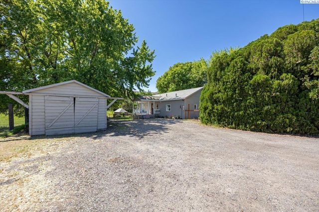 805 Babs Ave, Benton City, WA 99320