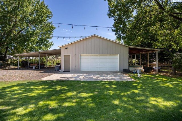 805 Babs Ave, Benton City, WA 99320