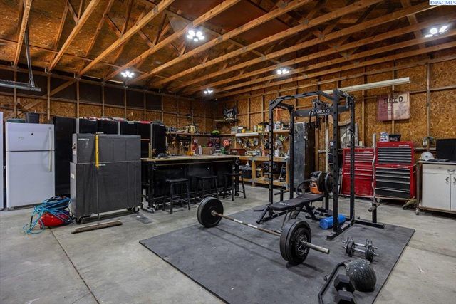 805 Babs Ave, Benton City, WA 99320