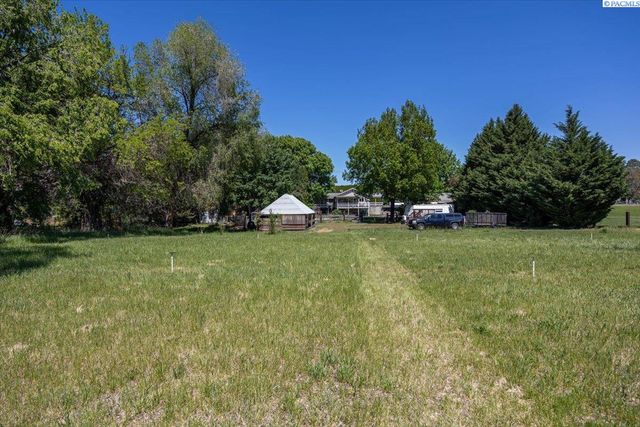 805 Babs Ave, Benton City, WA 99320