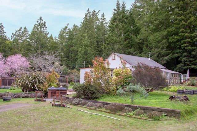 10901 Gurley Ln, Mendocino, CA 95460