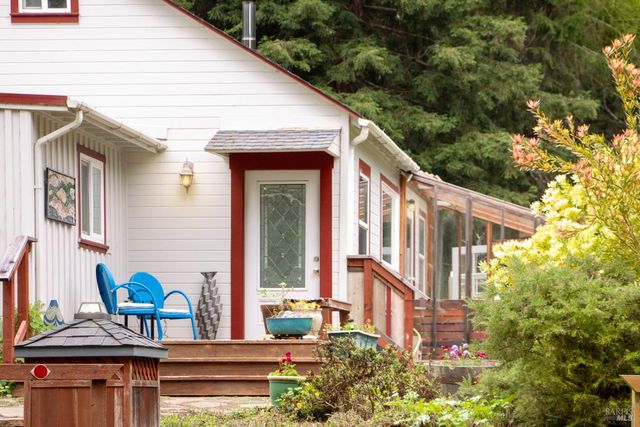 10901 Gurley Ln, Mendocino, CA 95460