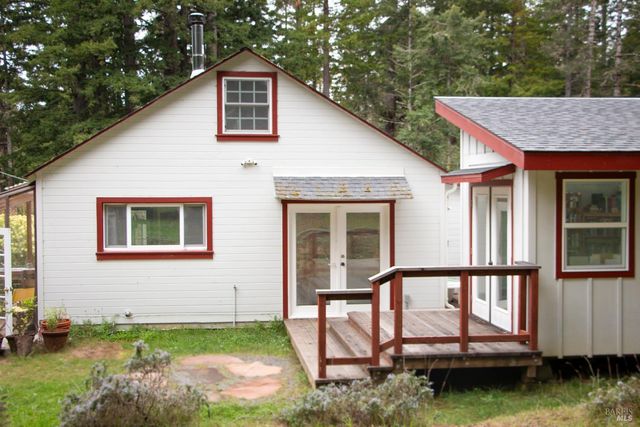 10901 Gurley Ln, Mendocino, CA 95460