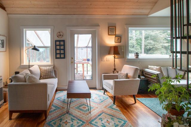 10901 Gurley Ln, Mendocino, CA 95460