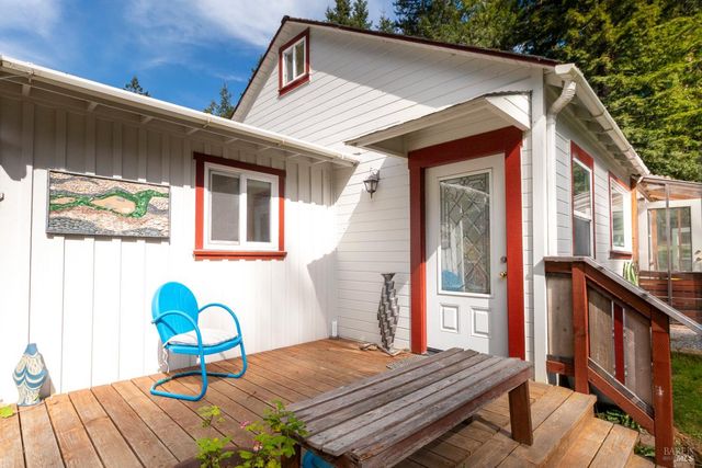 10901 Gurley Ln, Mendocino, CA 95460