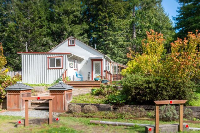 10901 Gurley Ln, Mendocino, CA 95460