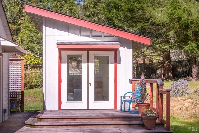 10901 Gurley Ln, Mendocino, CA 95460