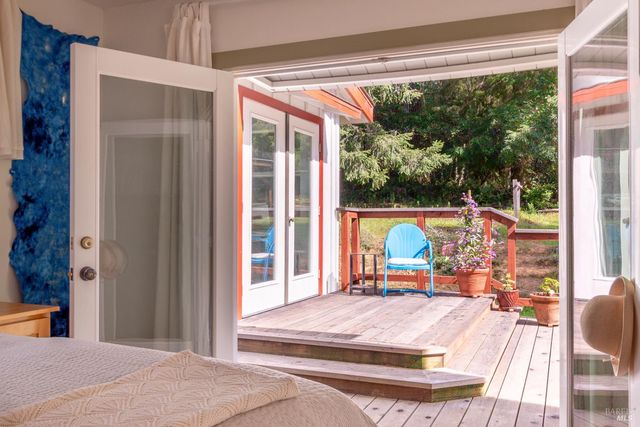 10901 Gurley Ln, Mendocino, CA 95460