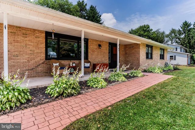 45 MULLIGAN DR, Etters, PA 17319