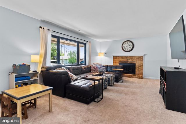 45 MULLIGAN DR, Etters, PA 17319