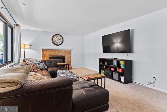 45 MULLIGAN DR, Etters, PA 17319