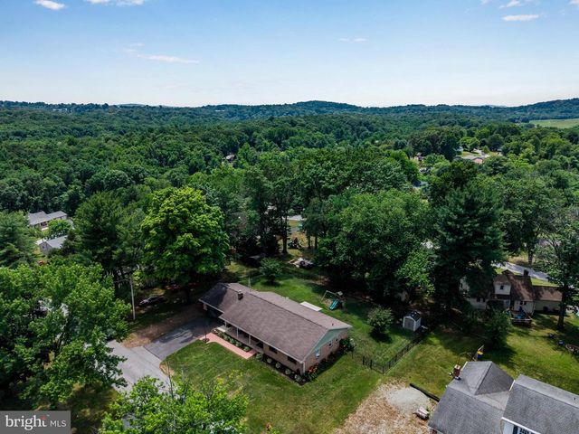 45 MULLIGAN DR, Etters, PA 17319