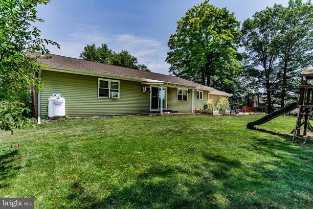 45 MULLIGAN DR, Etters, PA 17319