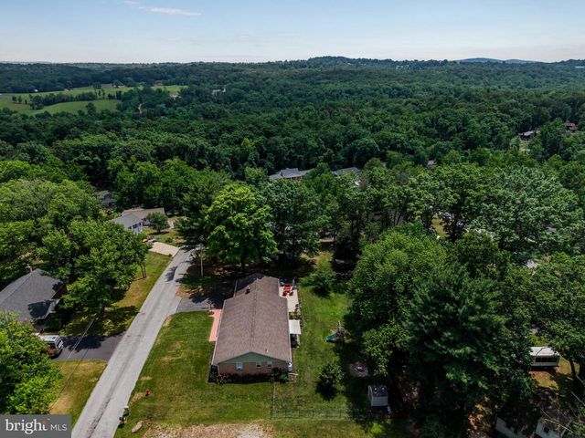 45 MULLIGAN DR, Etters, PA 17319