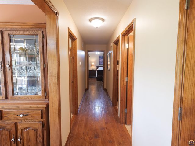 25029 Dehoff RD, Tonganoxie, KS 66086