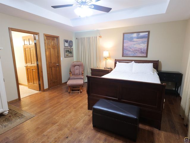 25029 Dehoff RD, Tonganoxie, KS 66086