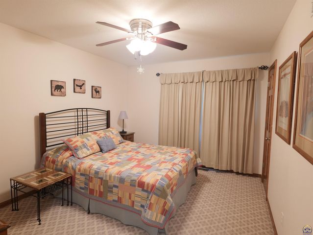 25029 Dehoff RD, Tonganoxie, KS 66086