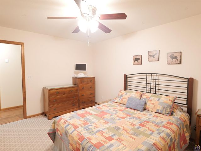 25029 Dehoff RD, Tonganoxie, KS 66086
