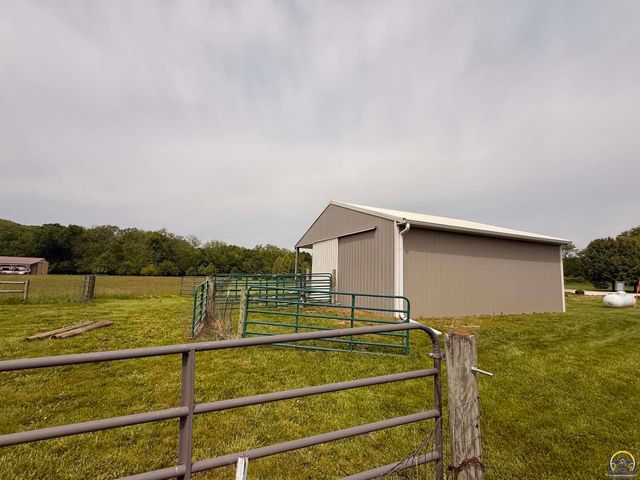 25029 Dehoff RD, Tonganoxie, KS 66086