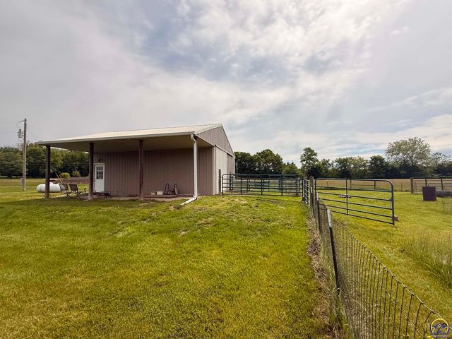 25029 Dehoff RD, Tonganoxie, KS 66086