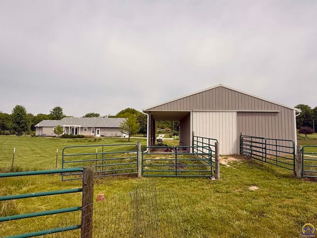25029 Dehoff RD, Tonganoxie, KS 66086