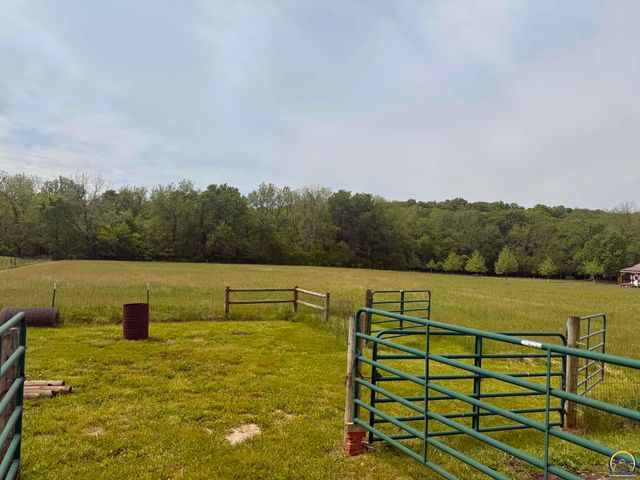 25029 Dehoff RD, Tonganoxie, KS 66086