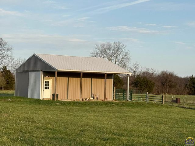 25029 Dehoff RD, Tonganoxie, KS 66086
