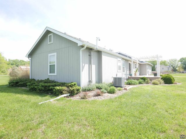 25029 Dehoff RD, Tonganoxie, KS 66086