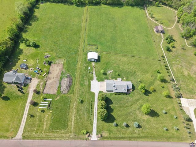 25029 Dehoff RD, Tonganoxie, KS 66086