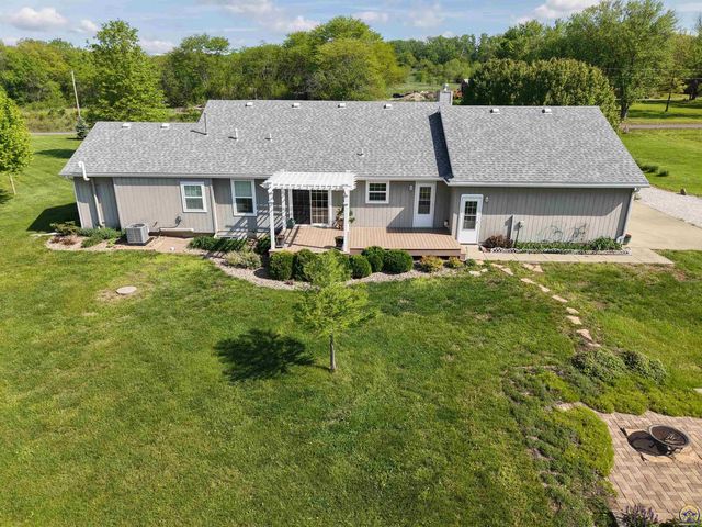 25029 Dehoff RD, Tonganoxie, KS 66086