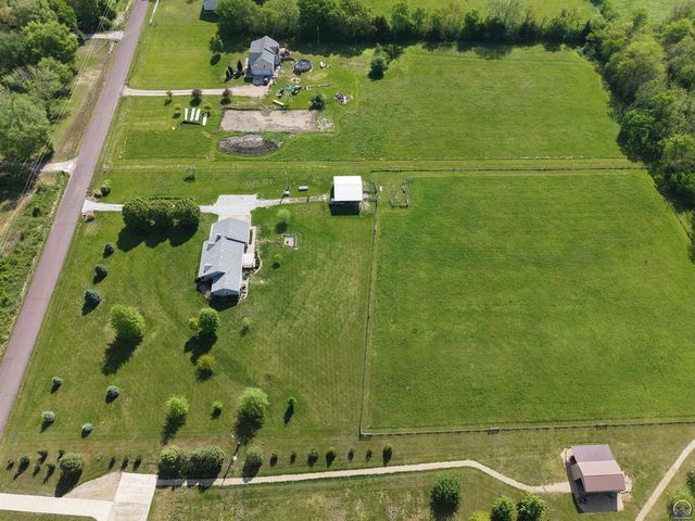 25029 Dehoff RD, Tonganoxie, KS 66086