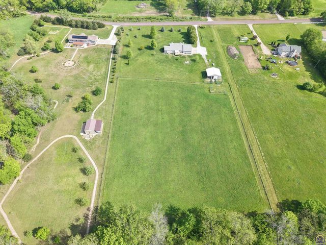 25029 Dehoff RD, Tonganoxie, KS 66086