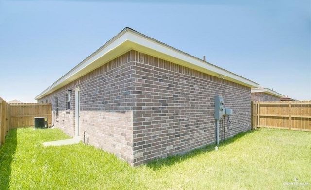 1008 W La Pointe Avenue W, Alton, TX 78573