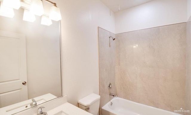 1008 W La Pointe Avenue W, Alton, TX 78573