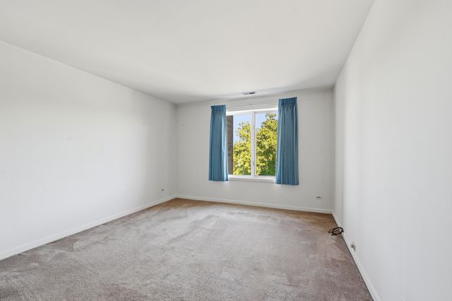 501 Lake Hinsdale Drive 408, Willowbrook, IL 60527
