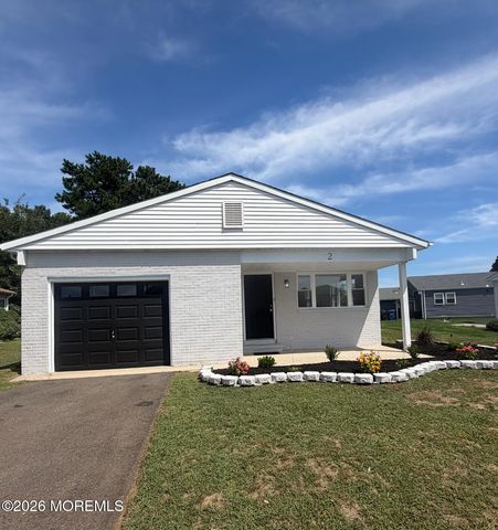 2 Sabinas Street, Toms River, NJ 08757