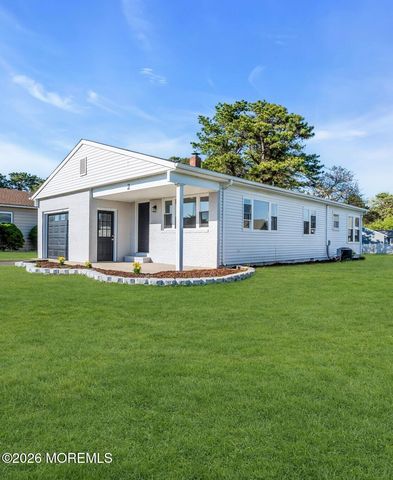 2 Sabinas Street, Toms River, NJ 08757