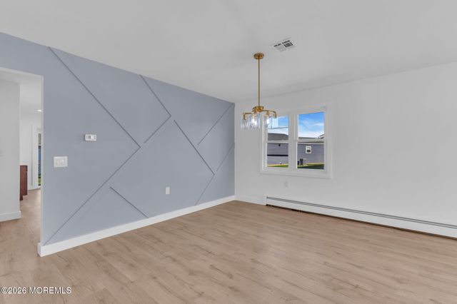 2 Sabinas Street, Toms River, NJ 08757