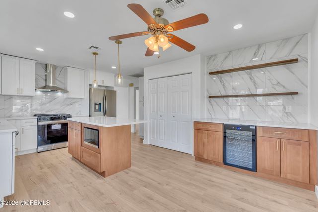 2 Sabinas Street, Toms River, NJ 08757