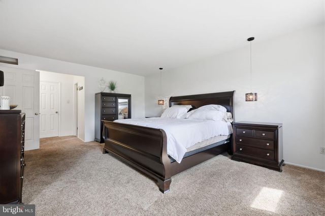 1140 CHARTER RD, Warminster, PA 18974