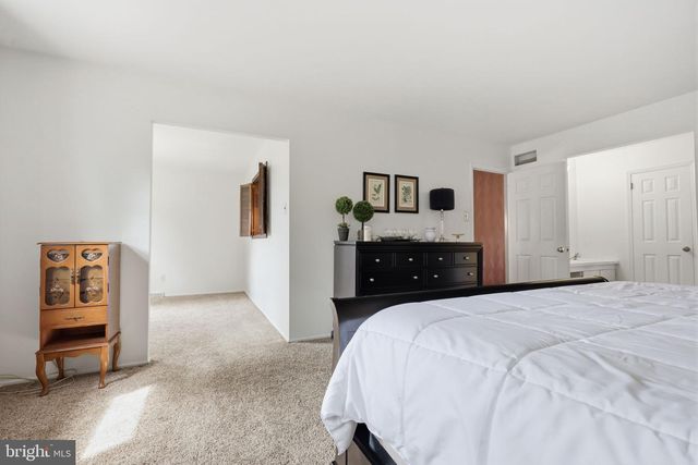 1140 CHARTER RD, Warminster, PA 18974