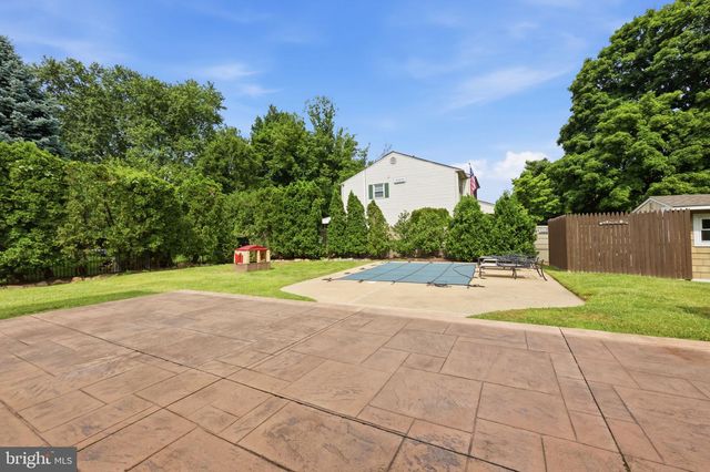 1140 CHARTER RD, Warminster, PA 18974