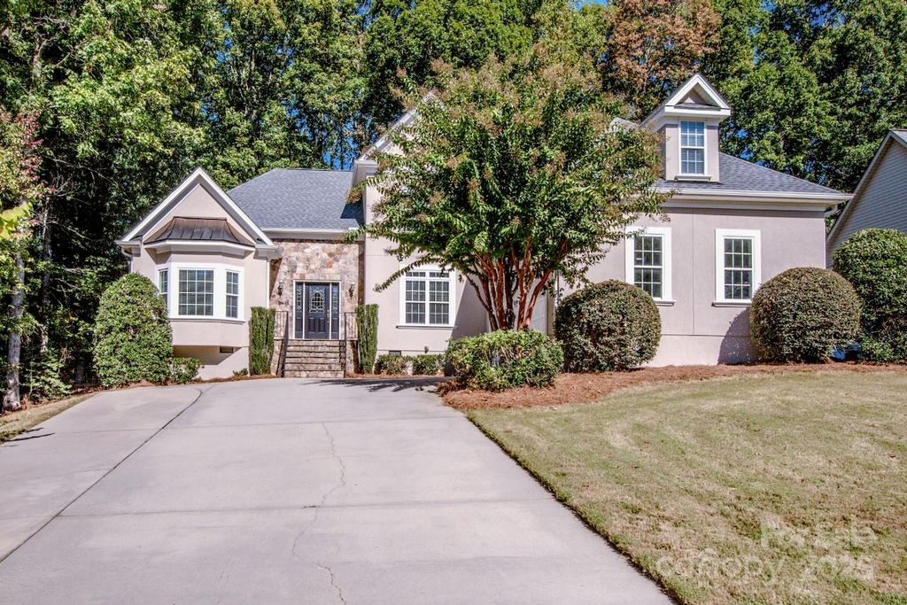 3545 Maple Brook Drive, Denver, NC 28037