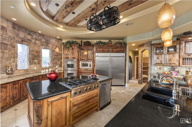 10649 Rio Mesa Drive, Bakersfield, CA 93308