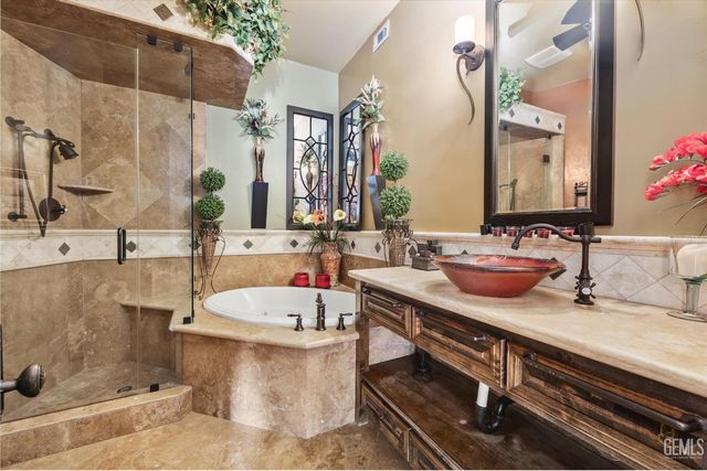 10649 Rio Mesa Drive, Bakersfield, CA 93308